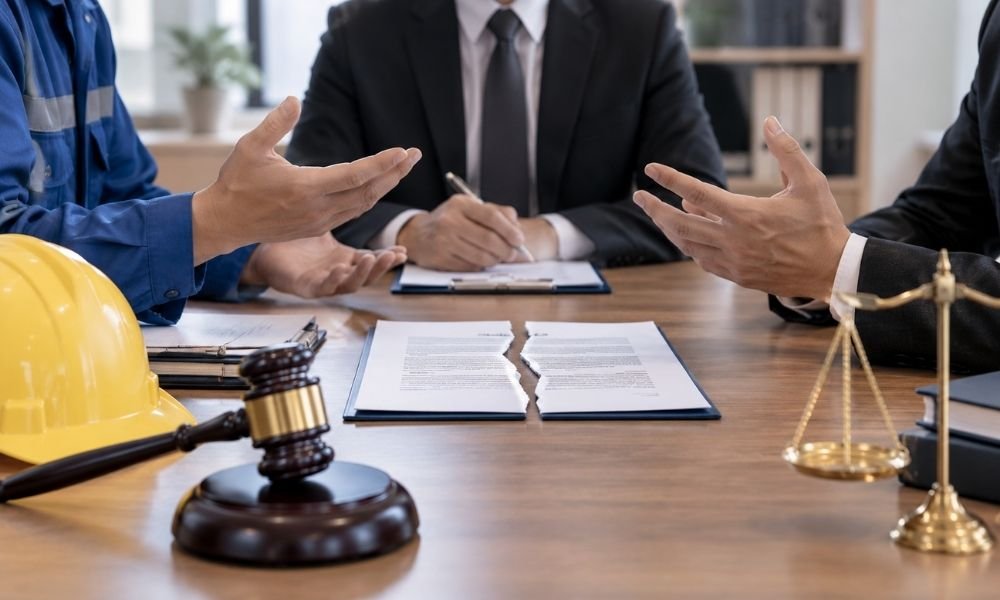Dịch vụ luật sư giải quyết tranh chấp hợp đồng lao động