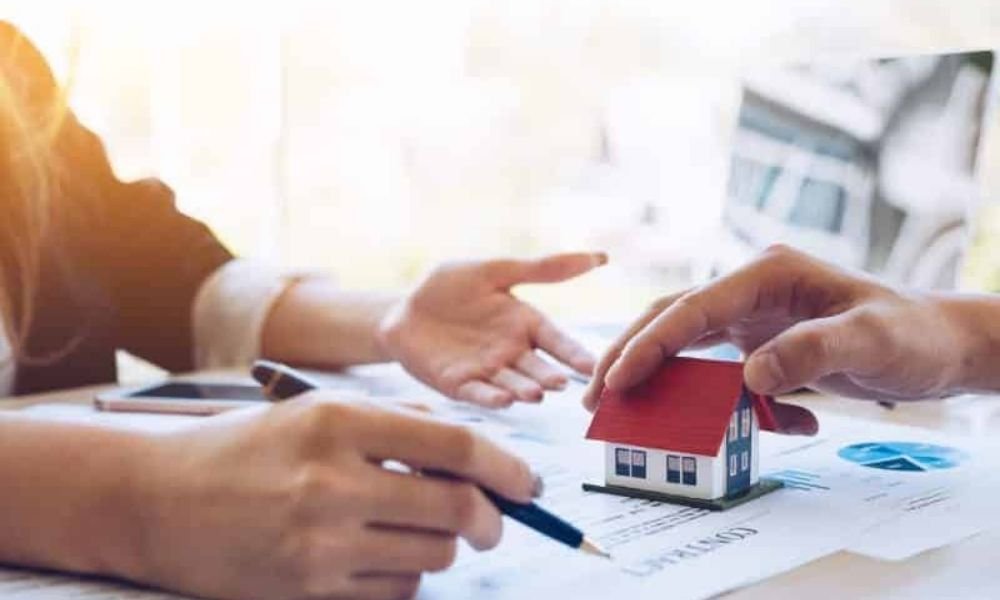 Quy trình luật sư khởi kiện tranh chấp đất đai