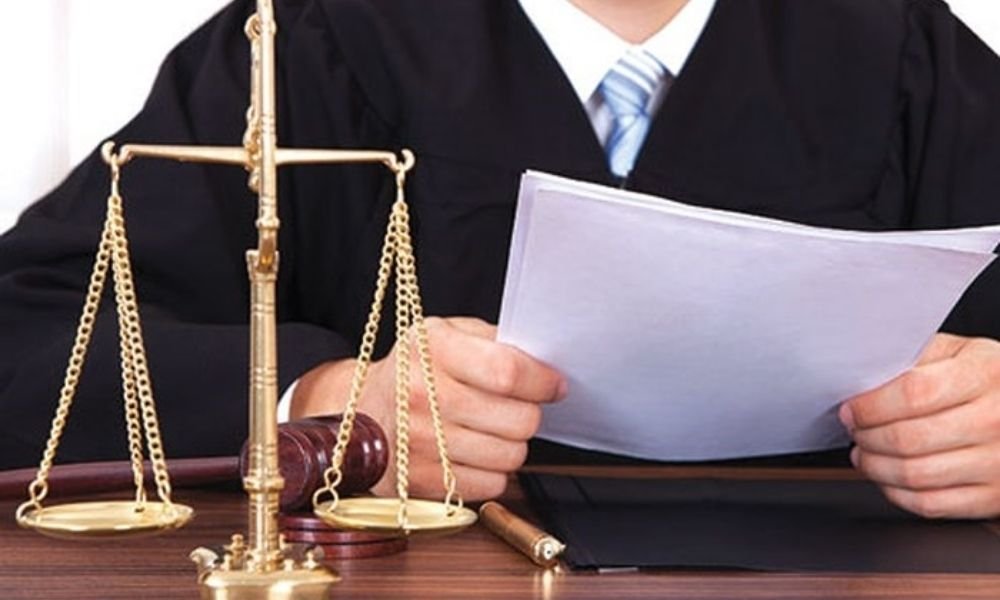 Quy trình dịch vụ luật sư khởi kiện vụ án xúc phạm danh dự, nhân phẩm