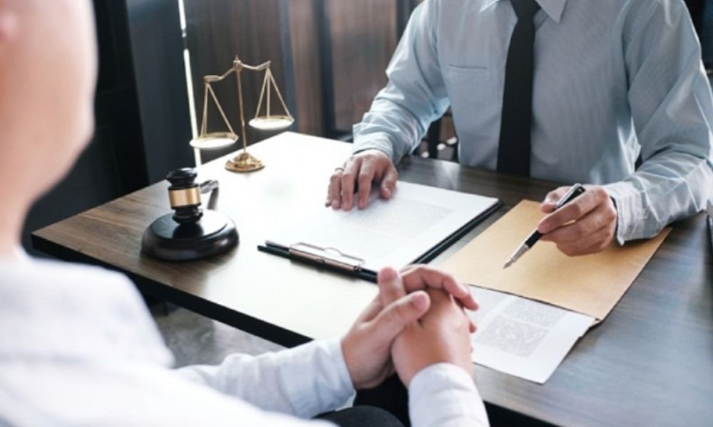 Một buổi tư vấn pháp luật lao động được thực hiện ra sao?